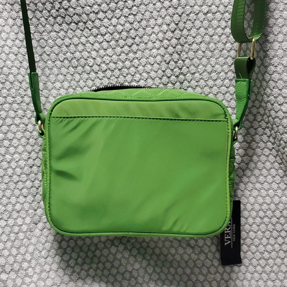 Vera New York Green Quilted Crossbody Bag - Picture 6 of 12